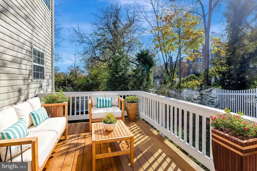 602 Laurel Hill Ln, Catonsville, MD 21228 - Image #2