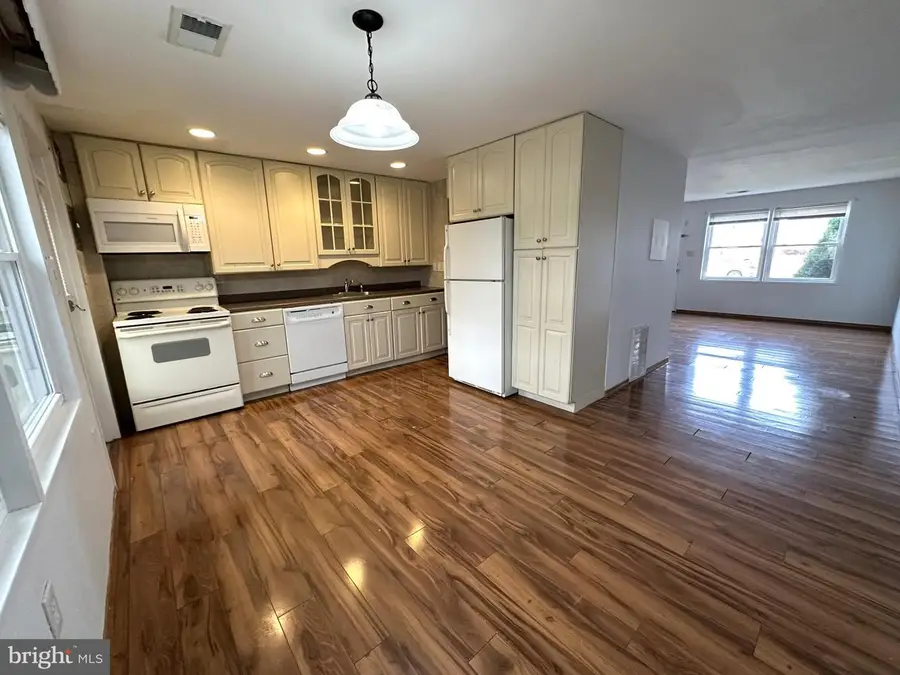 1327 Mantle St, Parkville, MD 21234 - Image #2