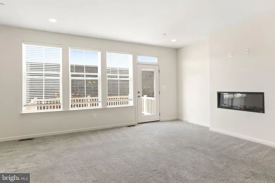 7255 Martin Farm Cir, Baltimore, MD 21237 - #3