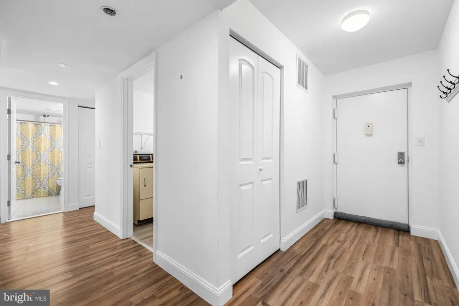 11 Bailiffs Ct #101, Lutherville Timonium, MD 21093 - Image #2