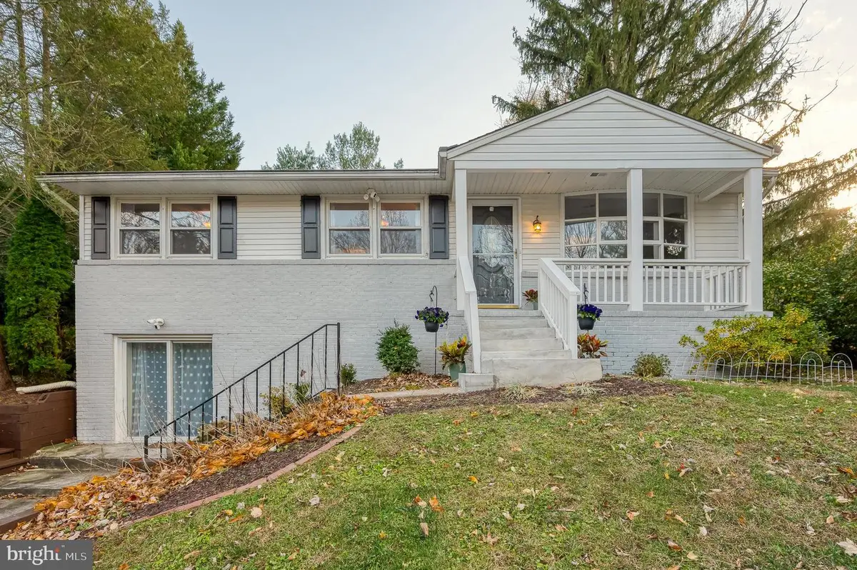 1013 Trickling Brook Rd, Cockeysville, MD 21030 - Image #1