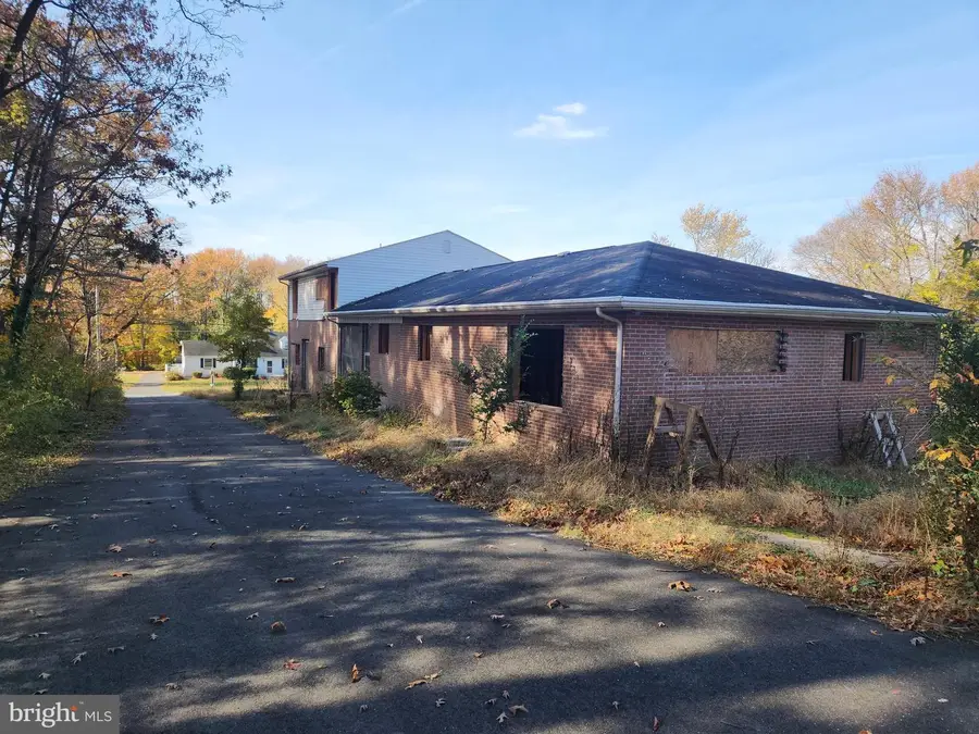 7914 Bradshaw Rd, Upper Falls, MD 21156 - Image #2