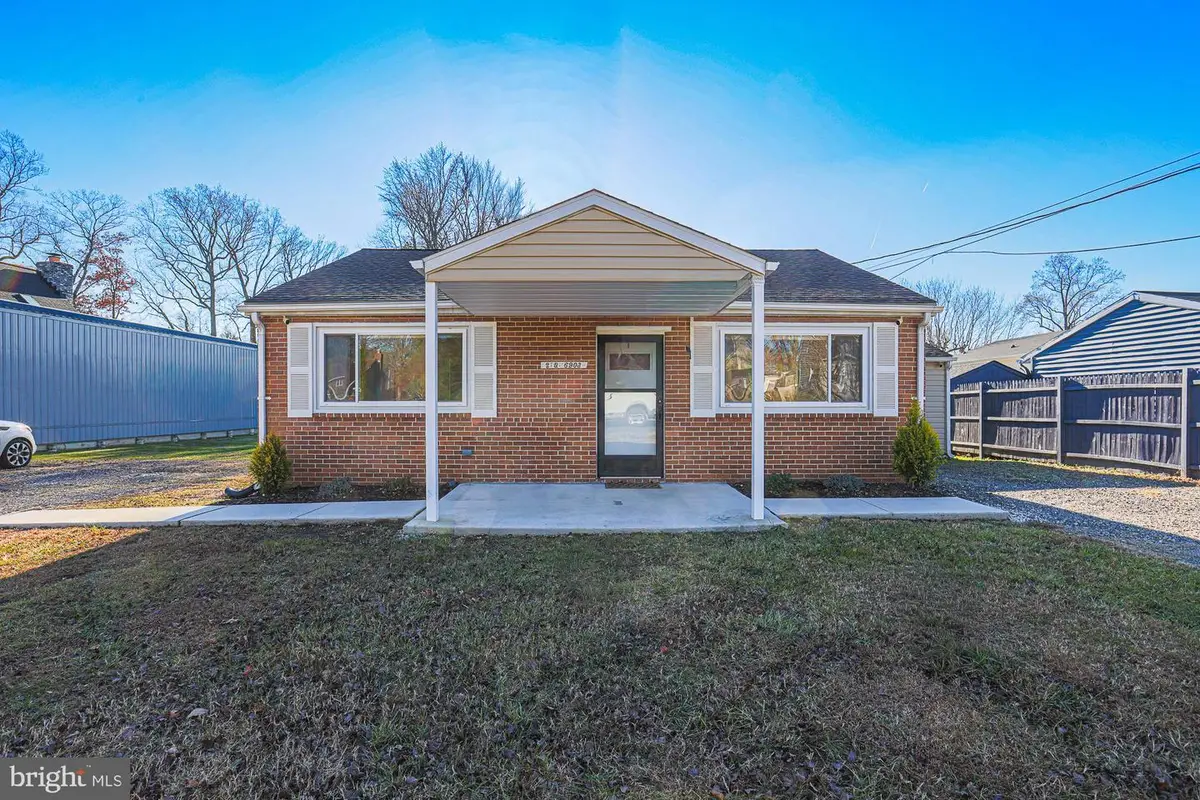 6903 University Dr, Baltimore, MD 21220 - Image #1