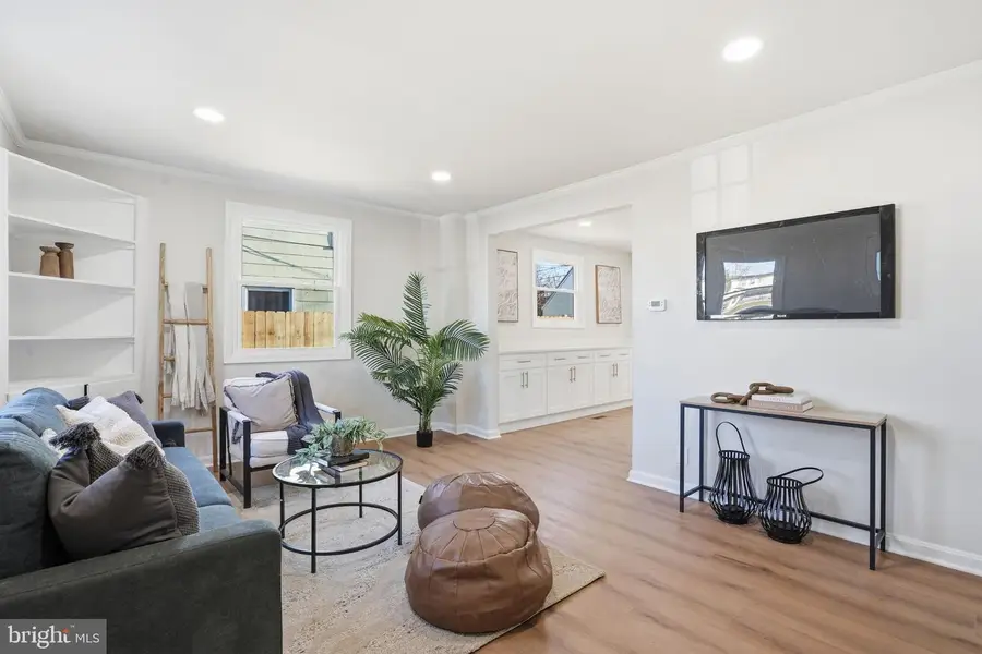 8233 Longpoint Rd, Baltimore, MD 21222 - Image #2