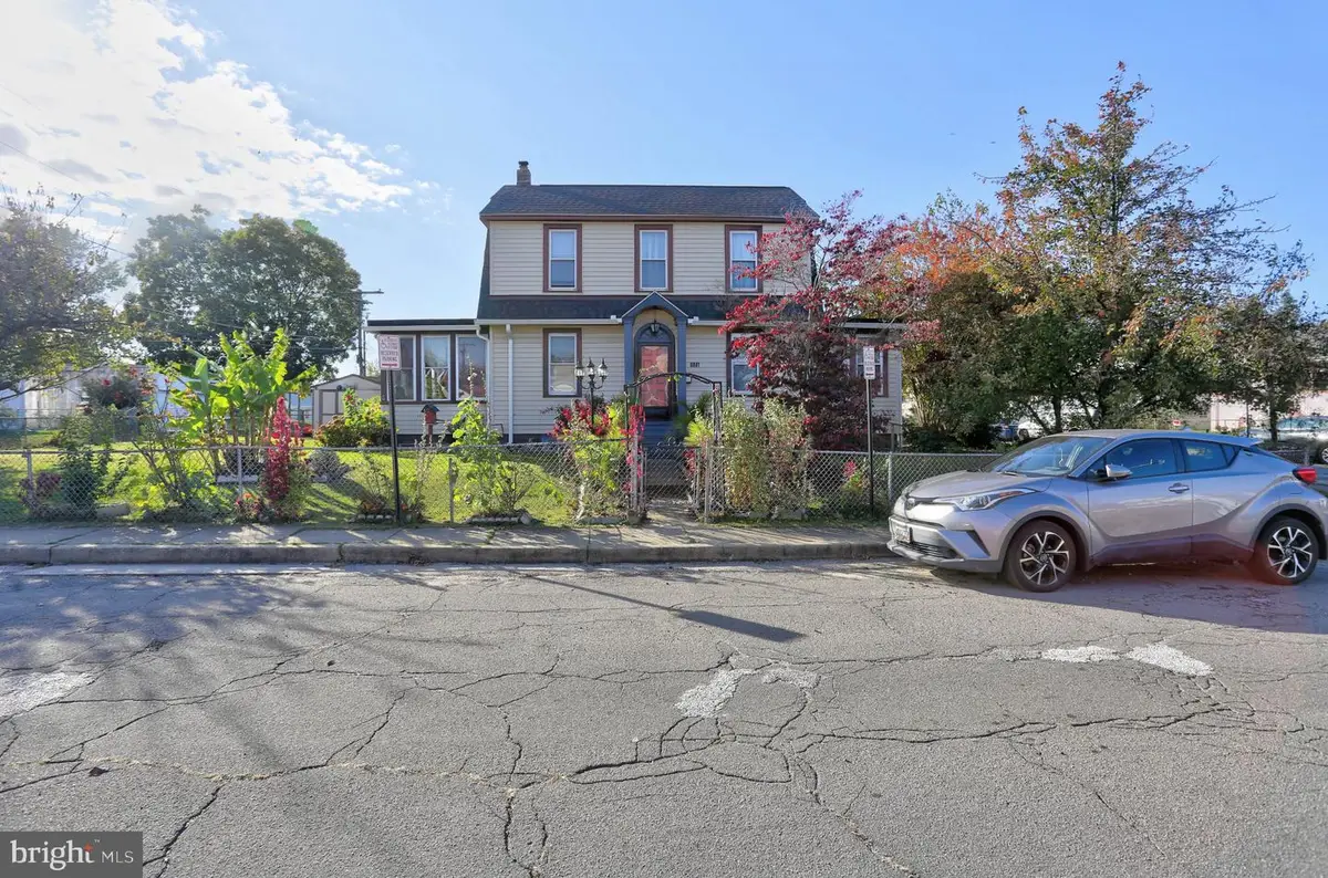 6901 Ridgeway Rd, Baltimore, MD 21222 - #1