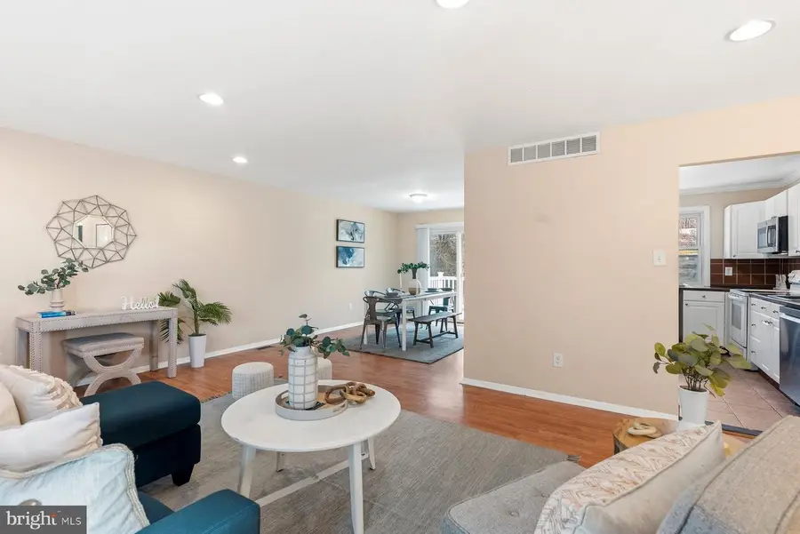 910 Crestwick Rd, Towson, MD 21286 - #3