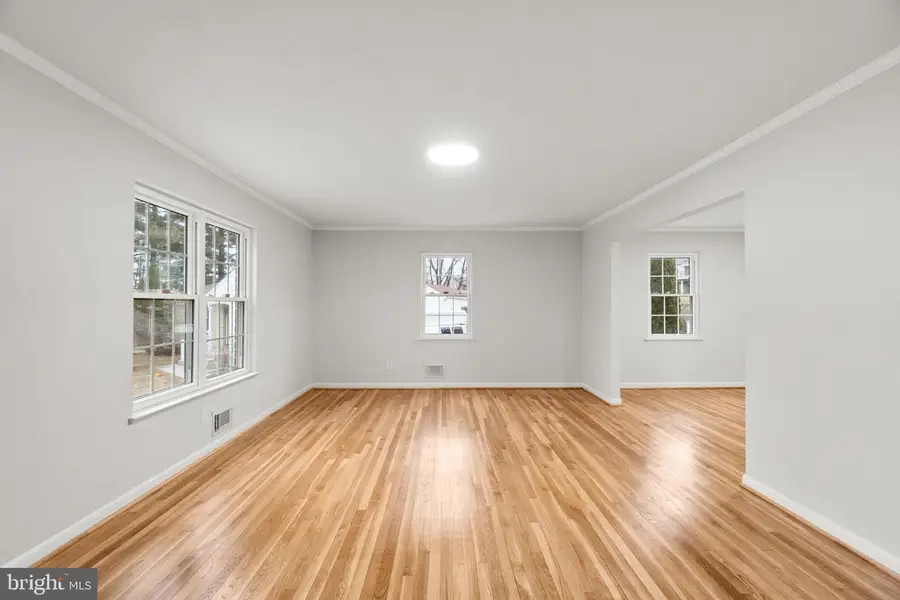 5 Blackridge Ct, Baltimore, MD 21228 - Image #2