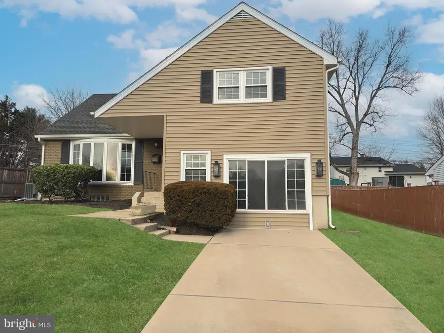 132 Warwick Dr, Lutherville Timonium, MD 21093 - #2