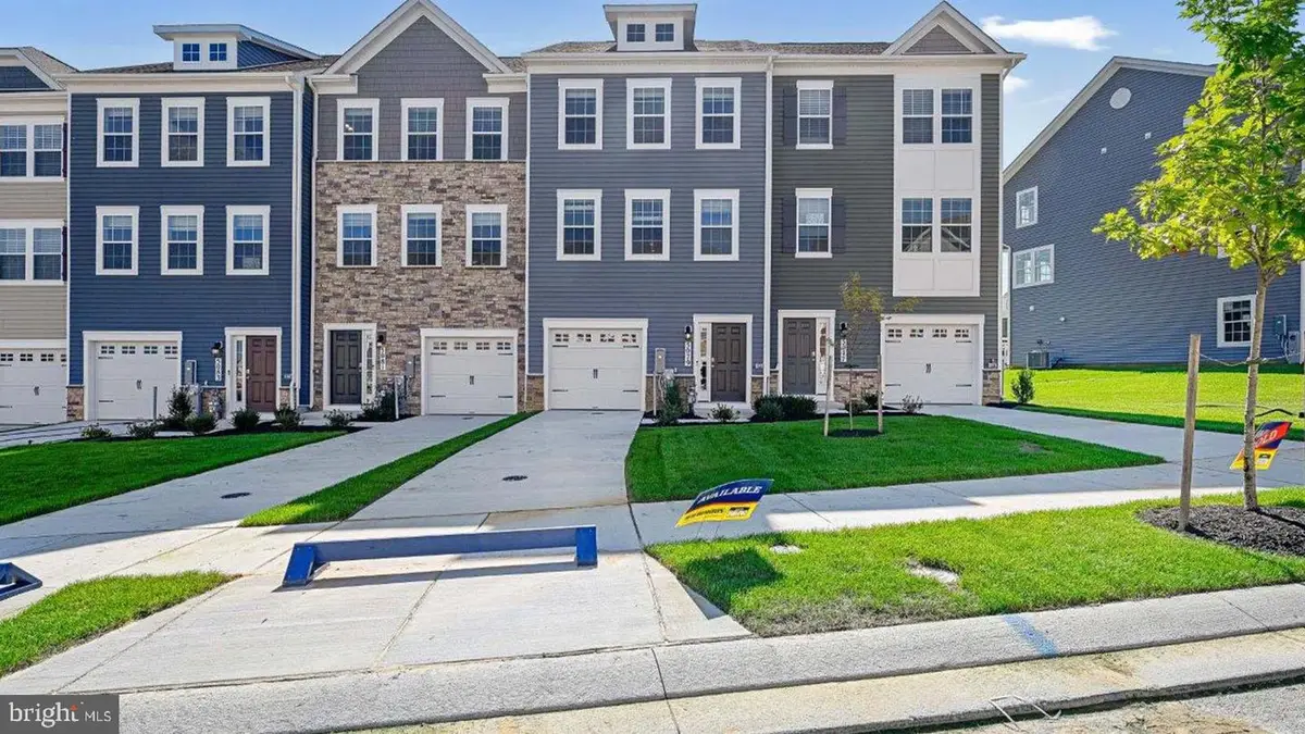 5013 Silver Oak Dr, Rosedale, MD 21237 - Image #1