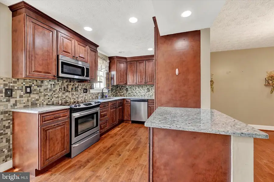 19 Derwood Ct, Parkville, MD 21234 - #3