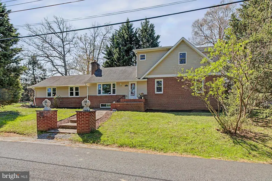 9951 Hilltop Dr, Baltimore, MD 21234 - #2