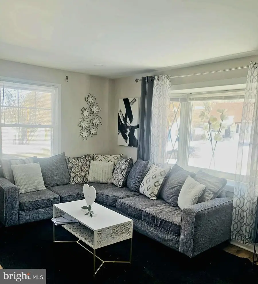 820 Templecliff, Pikesville, MD 21208 - Image #2