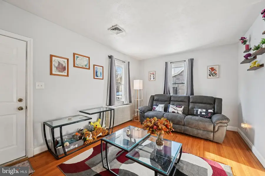 3046 Woodside Ave, Parkville, MD 21234 - #3