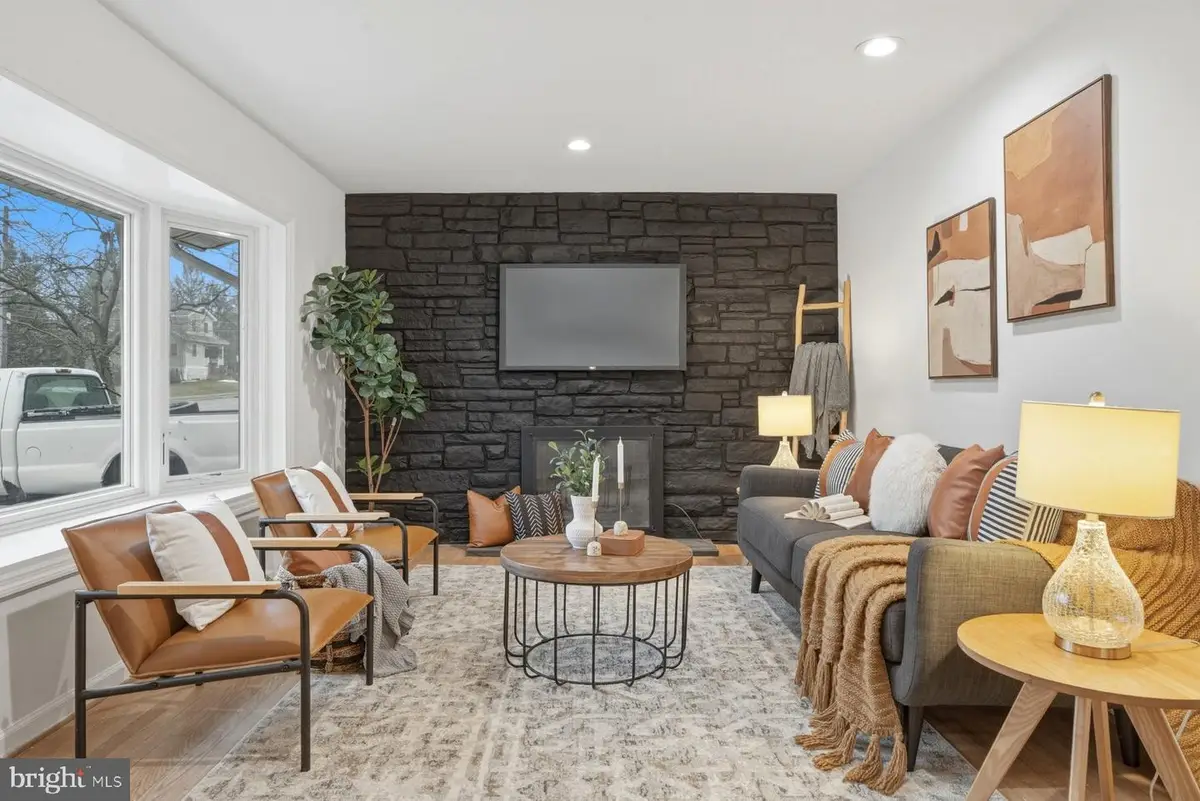 8413 Old Harford Rd, Parkville, MD 21234 - #1