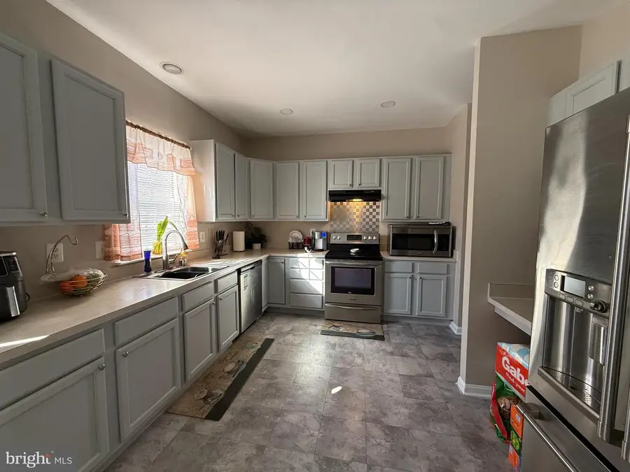 215 Seamaster Rd, Essex, MD 21221 - #2