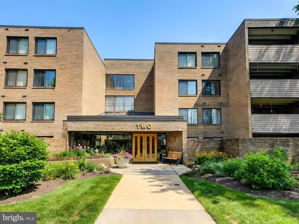 2 Candlemaker #304, PIKESVILLE, MD 21208