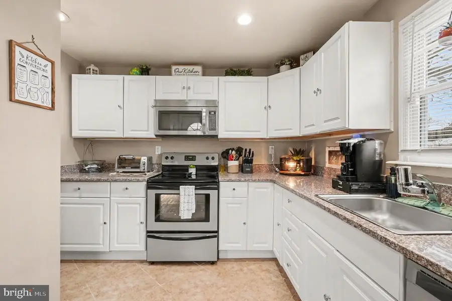 1713 Glen Curtis Rd, Essex, MD 21221 - #2