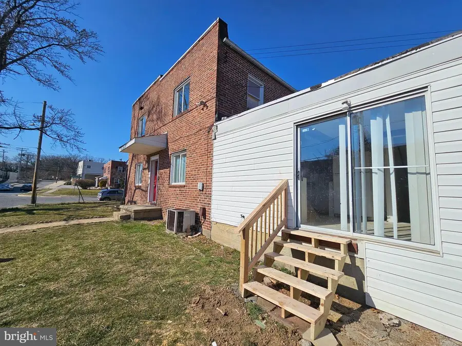 8501 Chestnut Oak Rd, Parkville, MD 21234 - #3