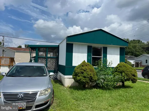 12 Cardinal Ln, ESSEX, MD 21221