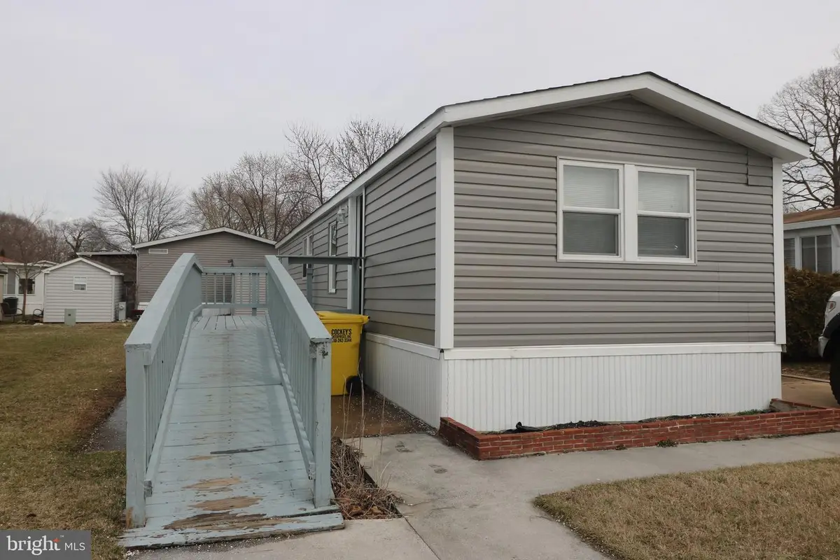 121 Bengies Rd, Middle River, MD 21220 - #1