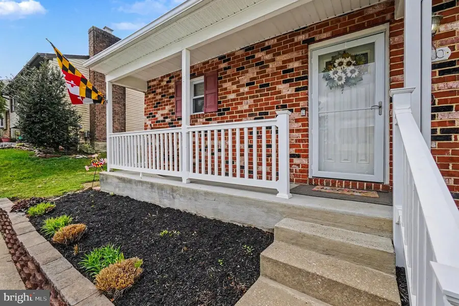 9120 Summer Park Dr, Parkville, MD 21234 - #2