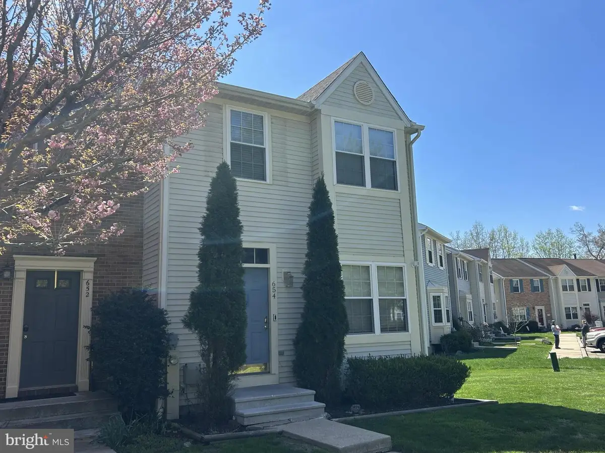 654 Marianne Ln, Catonsville, MD 21228 - #1
