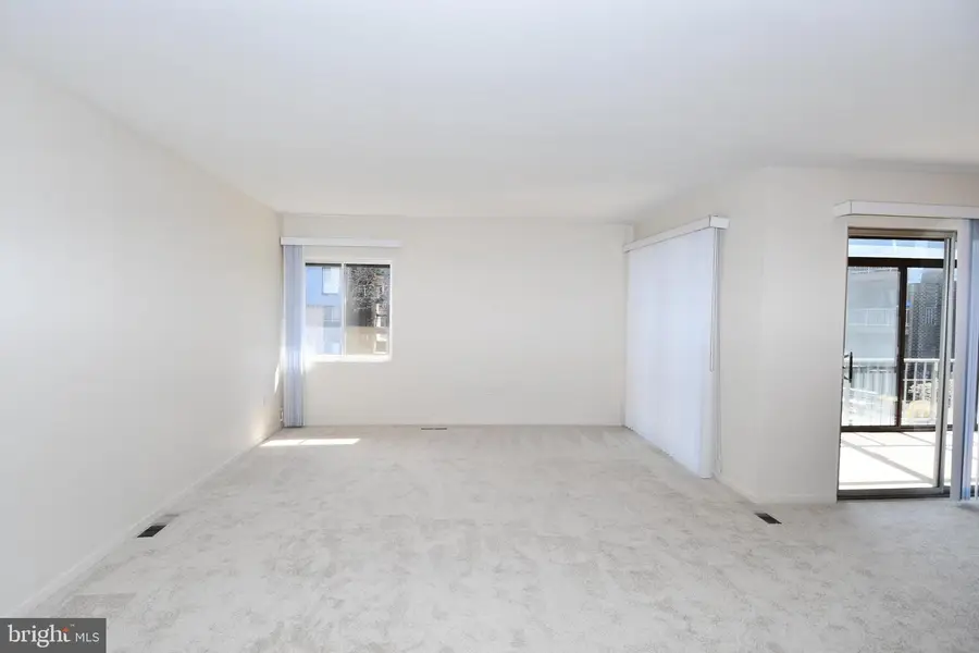 8 Stonehenge Cir #8-7, Baltimore, MD 21208 - #3