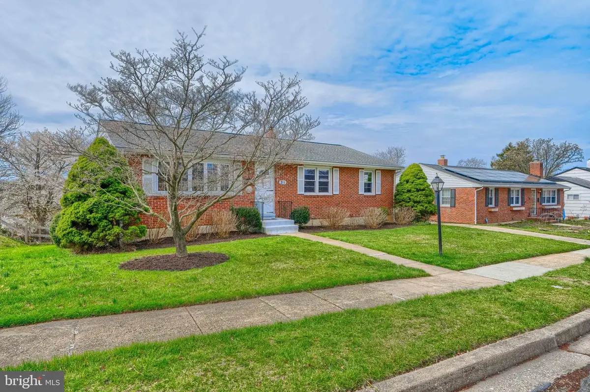 211 Rothwell Dr, Lutherville Timonium, MD 21093 - #1