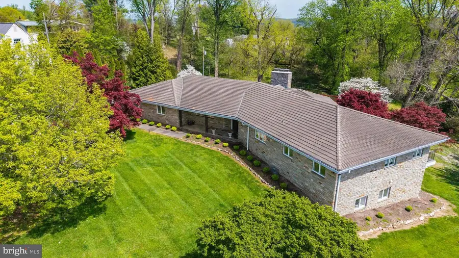 5 Lochview Ct, Lutherville Timonium, MD 21093 - #2