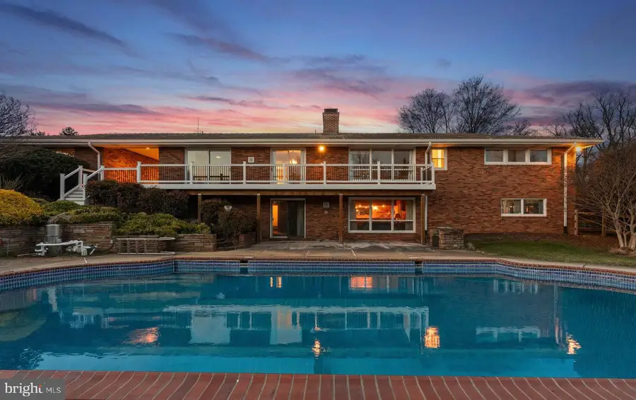 8 Lochview Ct, Lutherville Timonium, MD 21093 - #2