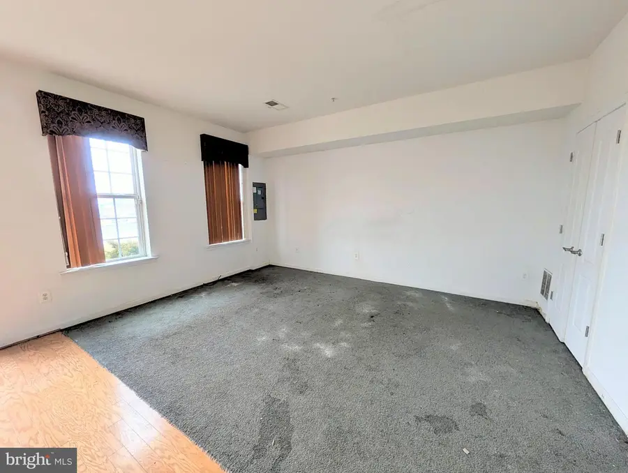 8855 Delegge Rd, Rosedale, MD 21237 - #2