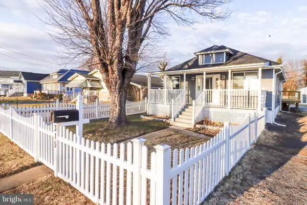 315 Riverside Dr, ESSEX, MD 21221
