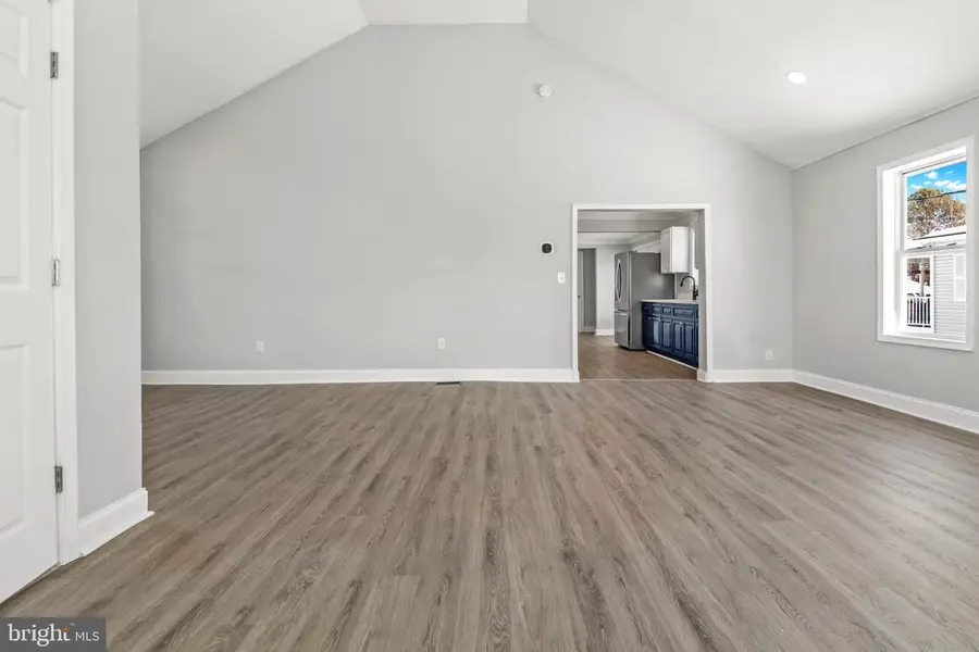 315 Riverside Dr, Essex, MD 21221 - #2