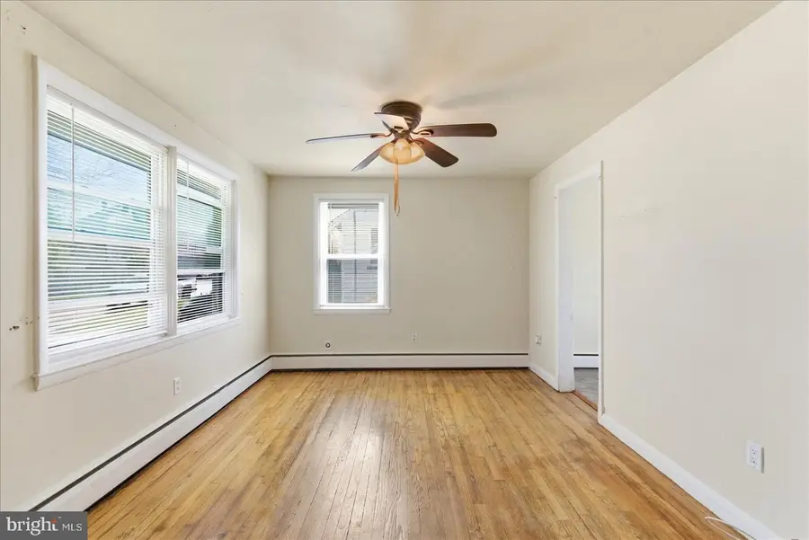 9804 Monroe St, Cockeysville, MD 21030 - #3