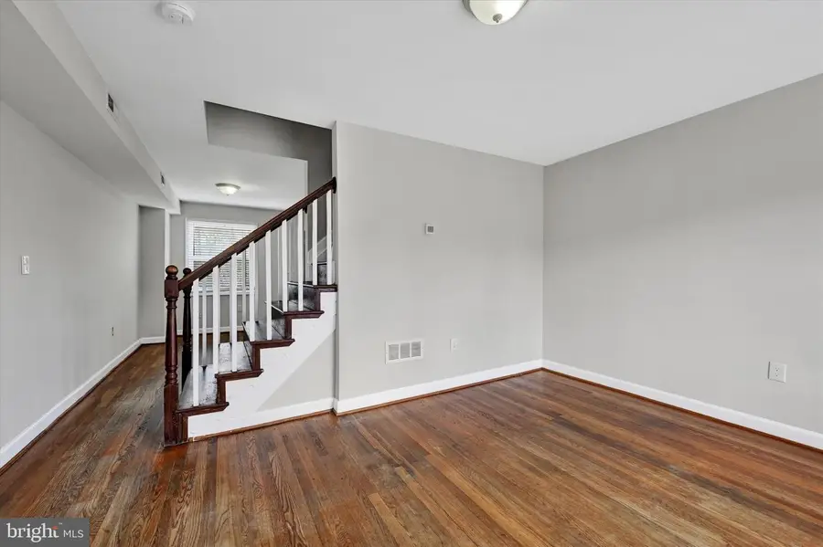 956 Middlesex Rd, Essex, MD 21221 - #3