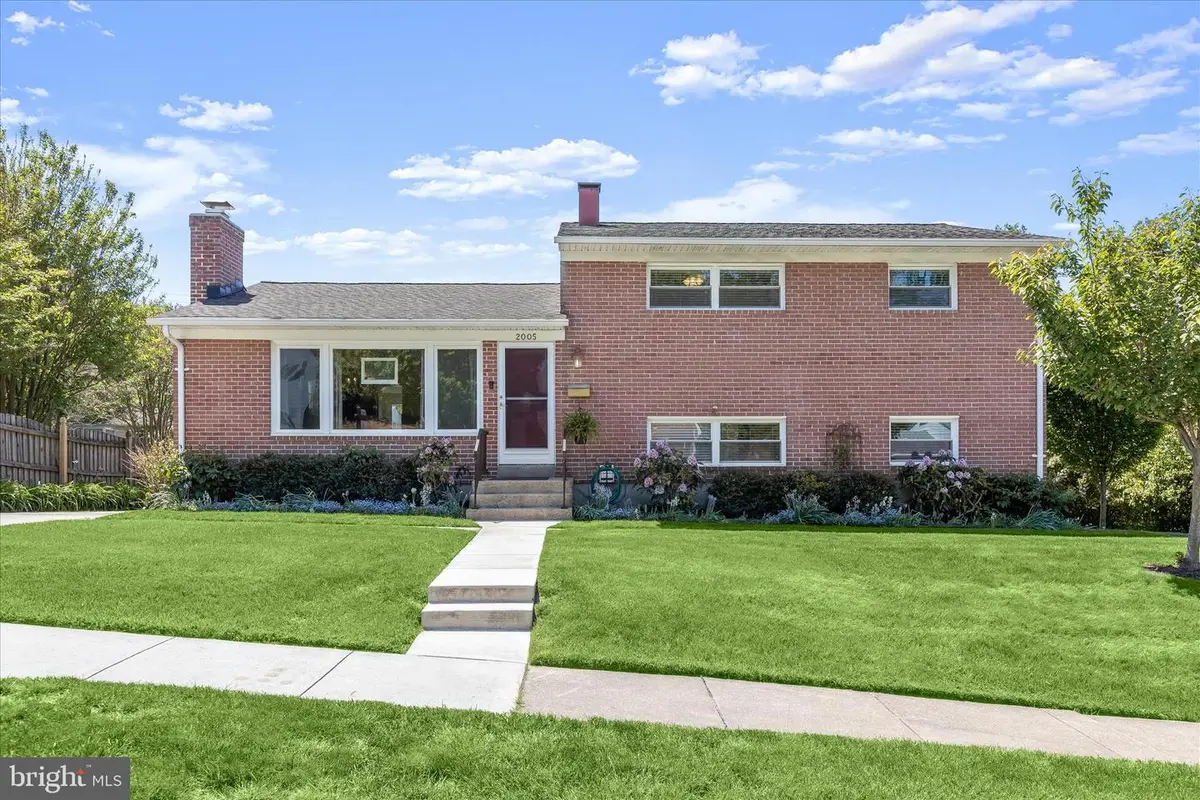 2005 Helmsby Rd, Catonsville, MD 21228 - #1