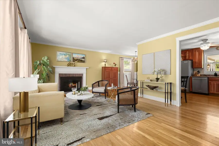 2005 Helmsby Rd, Catonsville, MD 21228 - #3