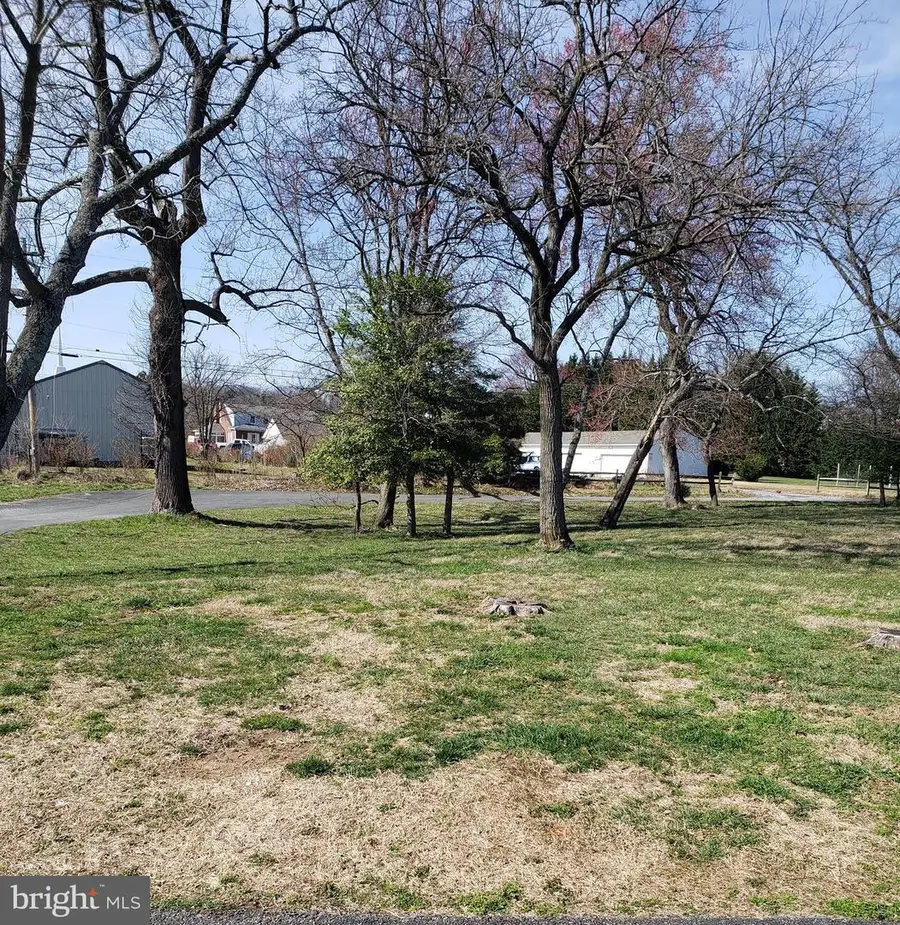 10001 Perine Ln, Parkville, MD 21234 - #2