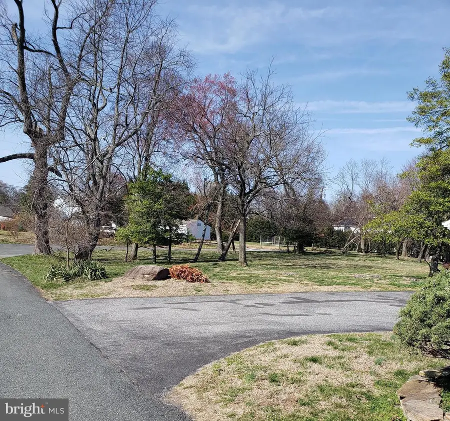 10001 Perine Ln, Parkville, MD 21234 - #3