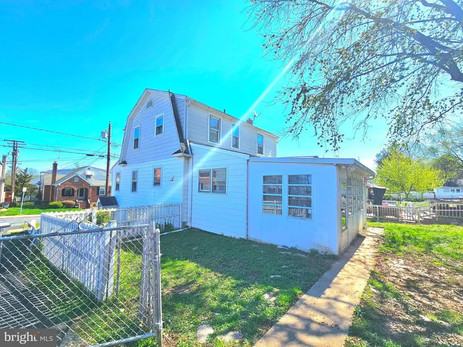 3001 Lavender Ave, Parkville, MD 21234 - #2