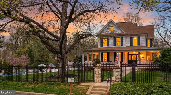 2 Waugh Ave, GLYNDON, MD 21136