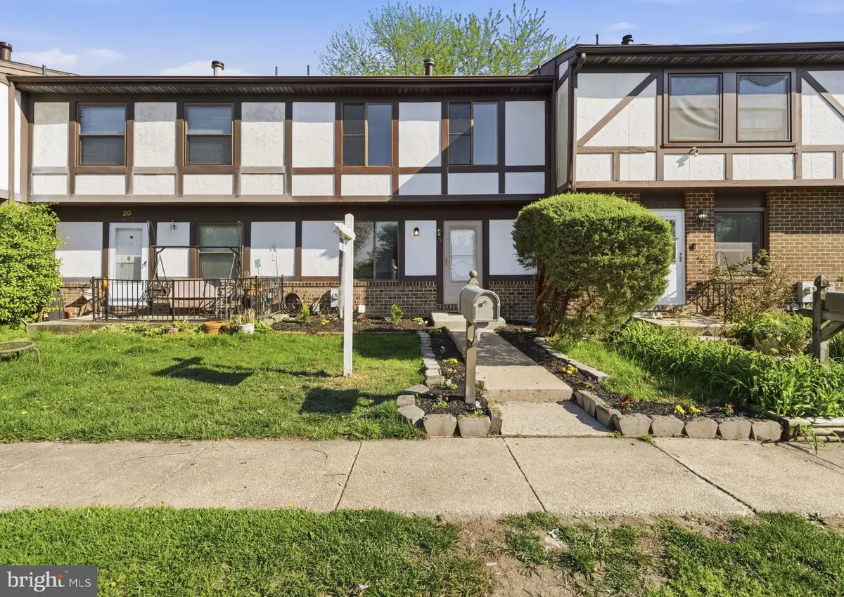 25 Bourbon Ct, Parkville, MD 21234 - #1