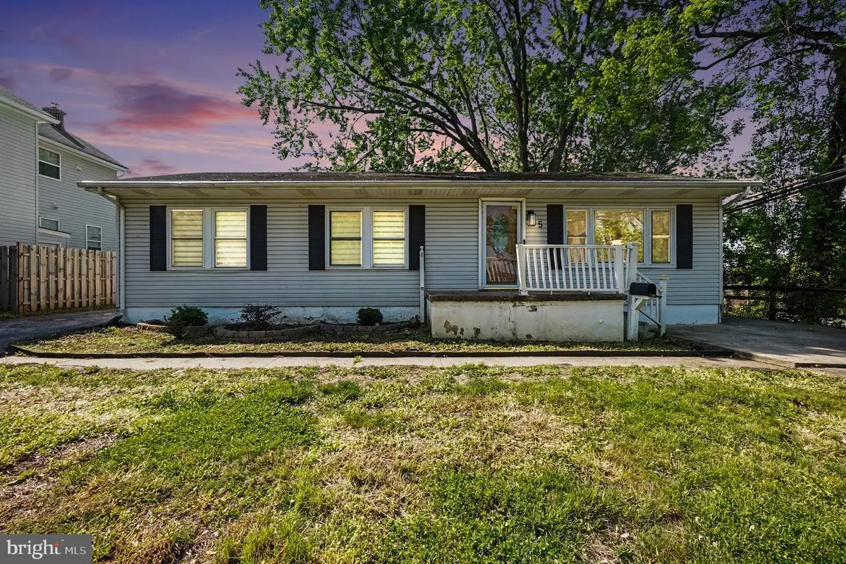 5 Lavern Ave, Halethorpe, MD 21227 - #1