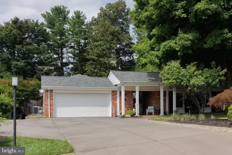 2104 Cedar Circle Dr, Catonsville, MD 21228 - #3