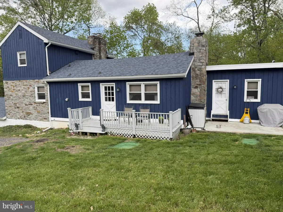 14213 Longnecker Rd, Glyndon, MD 21136 - #1