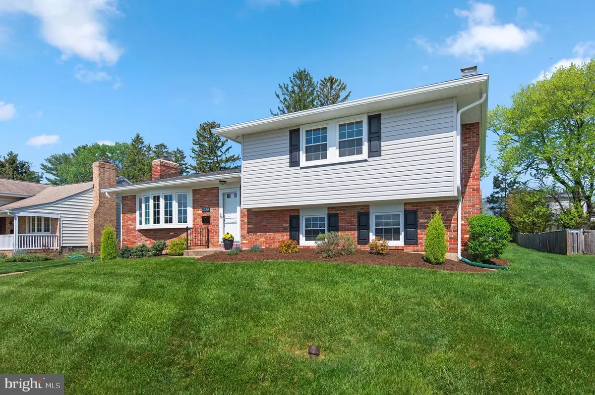 2530 Londonderry Rd, Lutherville Timonium, MD 21093 - #1