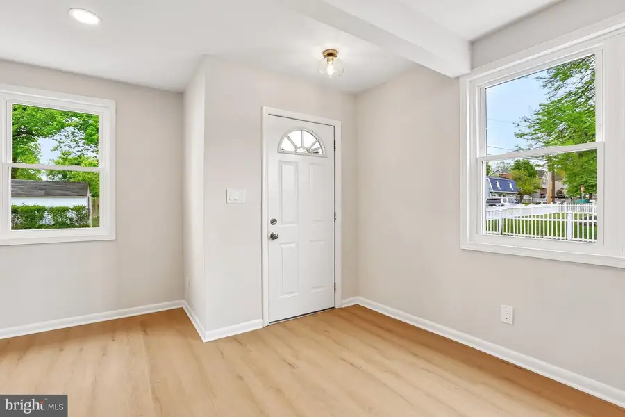 6721 Harewood Park Dr, Middle River, MD 21220 - #3
