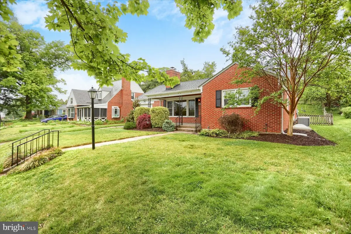 422 Aigburth Rd, Towson, MD 21286 - #1