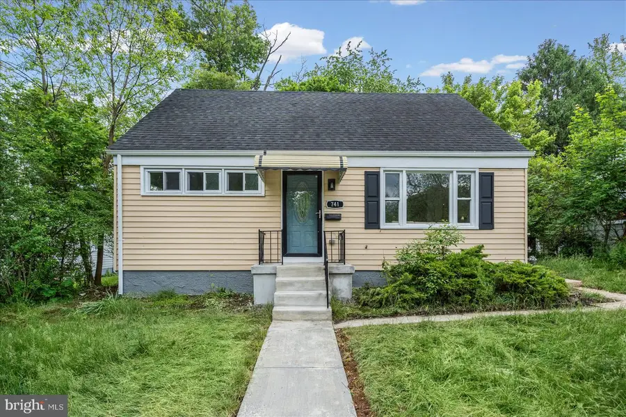 741 Leafydale Ter, Pikesville, MD 21208 - #2