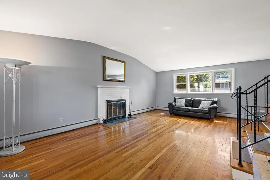 2115 Suburban Greens Dr, Lutherville Timonium, MD 21093 - #3